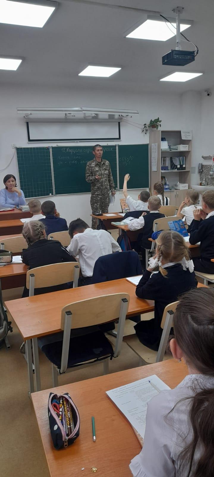 Стихийные бедствия, пожары, аварии. По-разному можно встретить их. Растерянно, даже обреченно, как веками встречали люди различные бедствия, или спокойно, с несгибаемой верой в собственные силы, с надеждой на их укрощение. Но уверенно принять вызов б