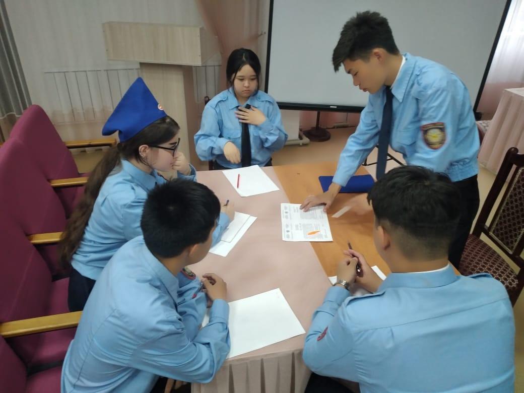 Члены отряда юных помощников полиции  провели  заседание.  Отряда юных Помощников полиции подвели итоги работы, составели плана работы на 2021-2022учебный год