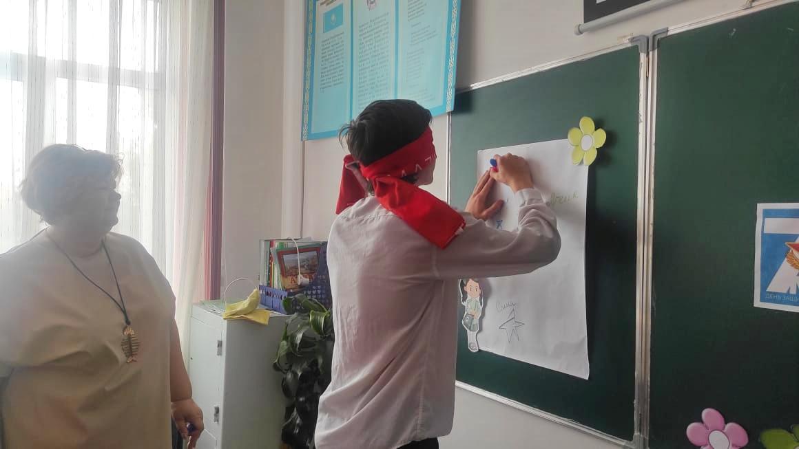 День защитника Отечества в Казахстане является государственным праздником и выходным днем. Он отмечается ежегодно 7 мая. Эта дата была выбрана в связи с тем, что в этот день в 1992 году президент Казахстана подписал указ о создании национальных воору